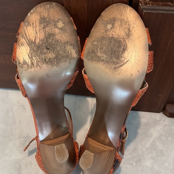 Tahari EUC Orange/brown snakeskin pattern textured Leather Heels Size 8M - Picture 9 of 11